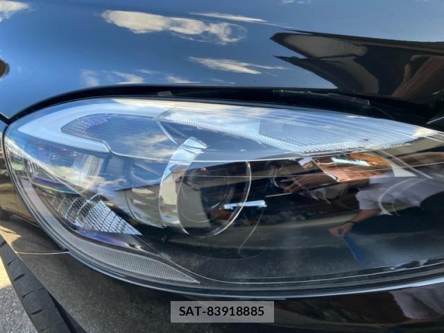Volvo V40 2016-06 8746664-3