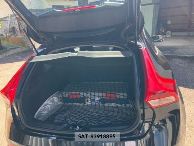 Volvo V40 2016-06 8746664-7