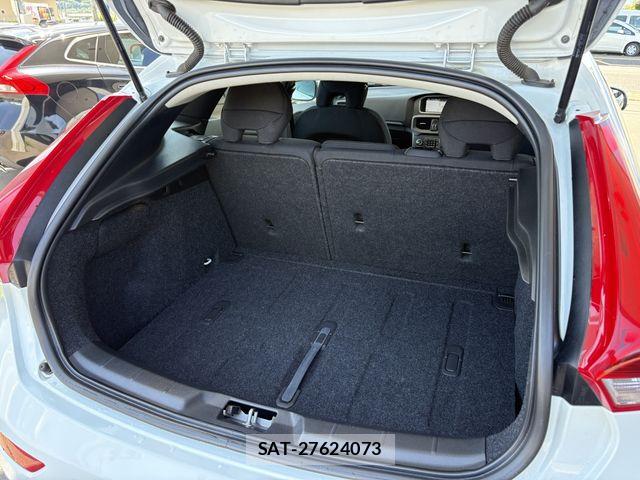 Volvo V40 2014-09 8746663-9