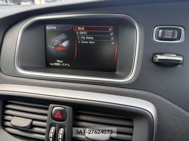 Volvo V40 2014-09 8746663-12