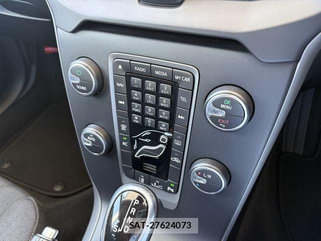 Volvo V40 2014-09 8746663-13