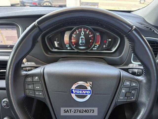 Volvo V40 2014-09 8746663-17