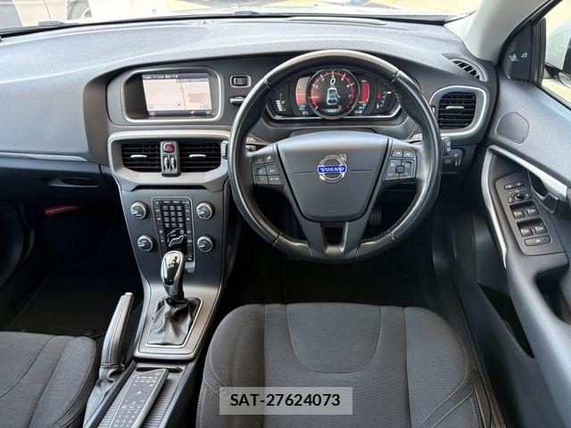 Volvo V40 2014-09 8746663-1