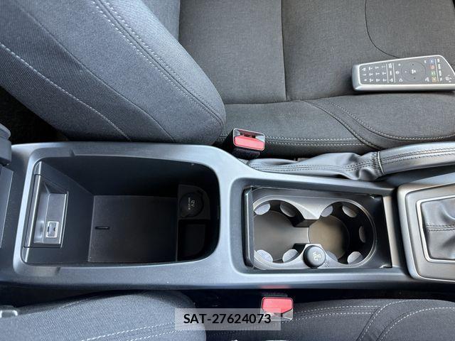 Volvo V40 2014-09 8746663-21