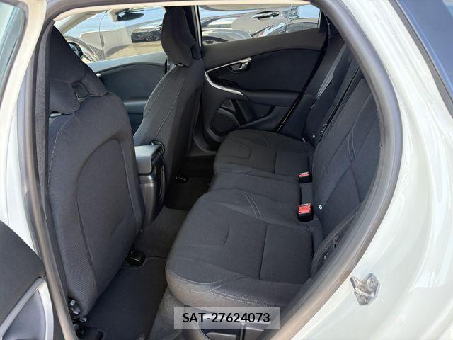 Volvo V40 2014-09 8746663-22