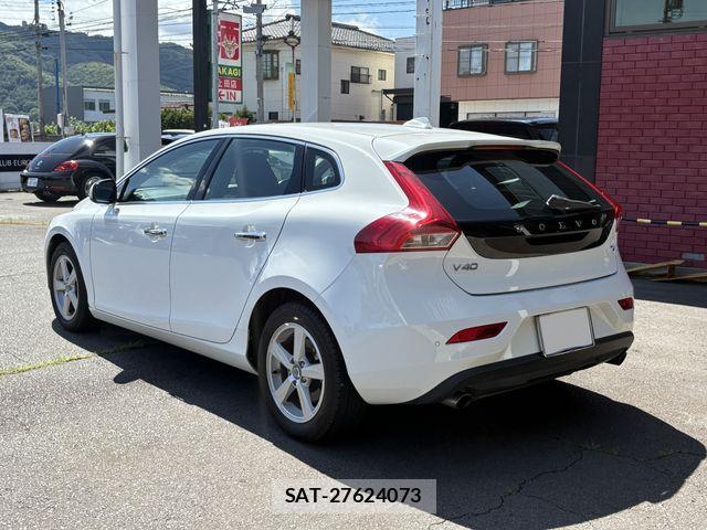Volvo V40 2014-09 8746663-2