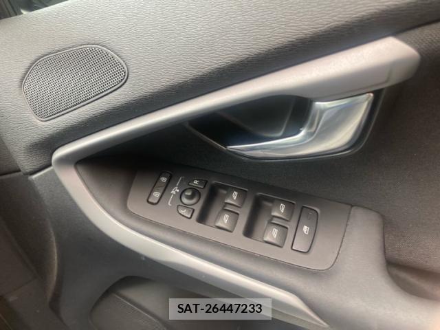 Volvo V40 2014-11 8782533-12