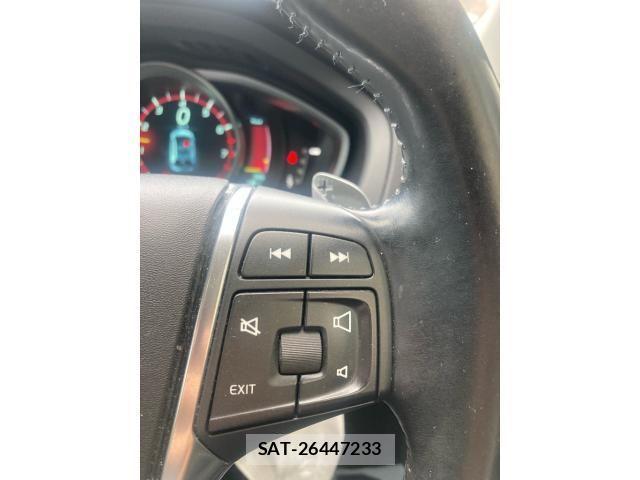 Volvo V40 2014-11 8782533-14