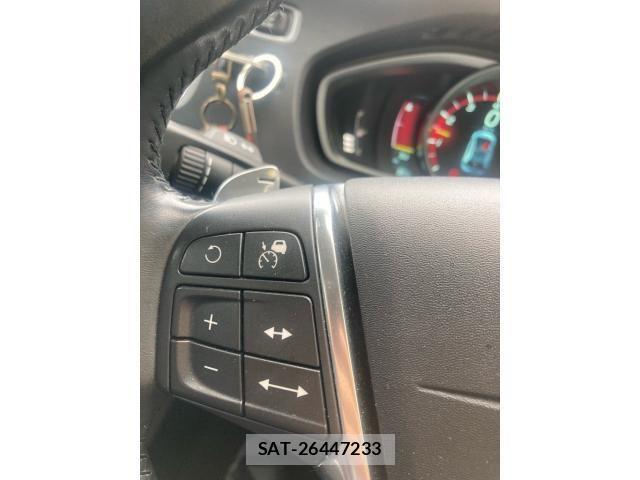Volvo V40 2014-11 8782533-15
