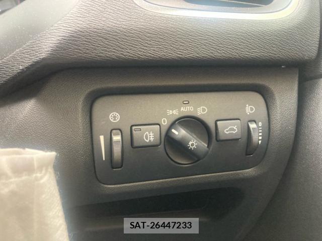Volvo V40 2014-11 8782533-16