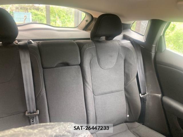 Volvo V40 2014-11 8782533-23