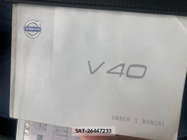 Volvo V40 2014-11 8782533-24