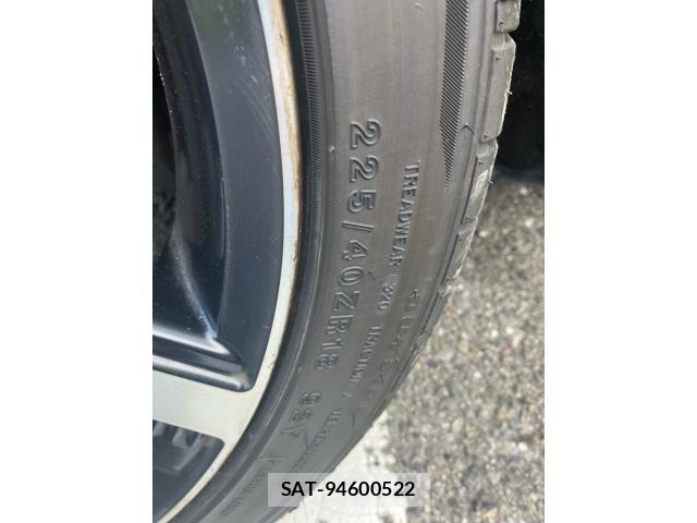Volvo V40 2014-07 8832353-10