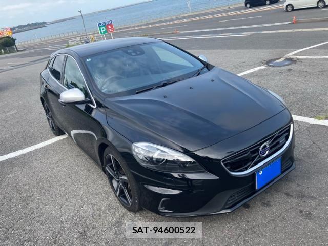 Volvo V40 2014-07 8832353-1