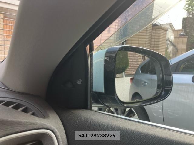 Volvo V40 2013-11 8832354-17