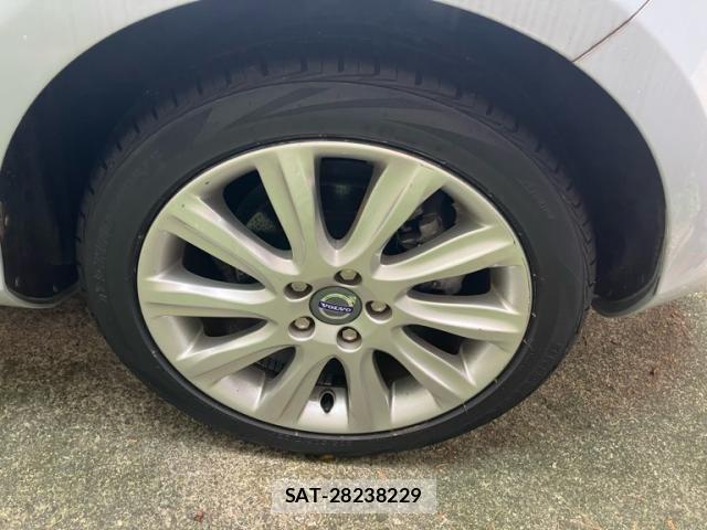 Volvo V40 2013-11 8832354-4