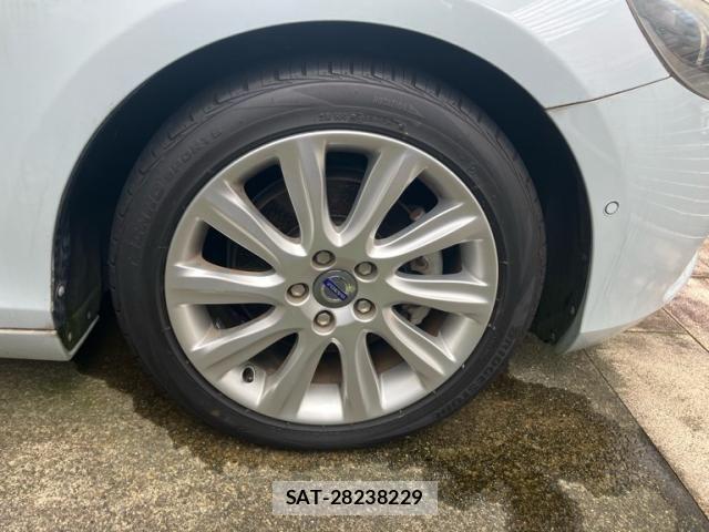 Volvo V40 2013-11 8832354-5