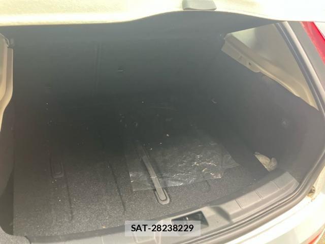 Volvo V40 2013-11 8832354-8