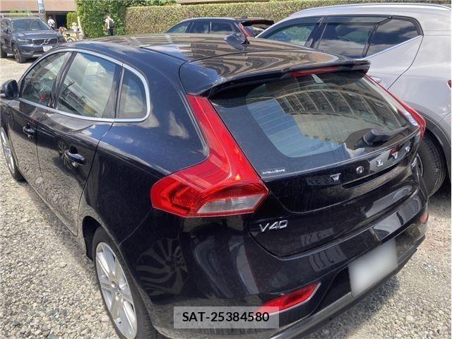 Volvo V40 2019-09 8851005-5