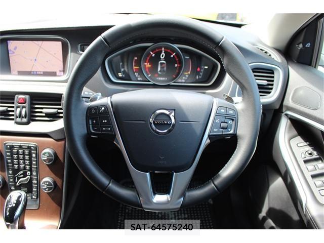 Volvo V40 2018-07 8851007-9