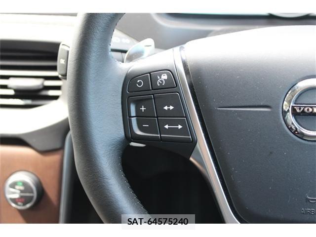 Volvo V40 2018-07 8851007-10