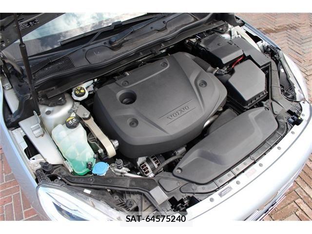 Volvo V40 2018-07 8851007-17
