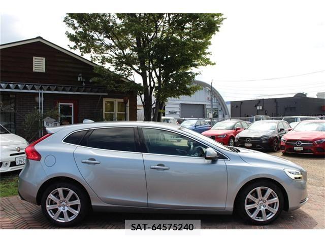 Volvo V40 2018-07 8851007-1