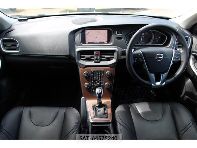 Volvo V40 2018-07 8851007-6