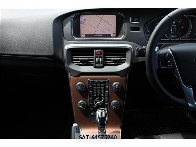 Volvo V40 2018-07 8851007-7