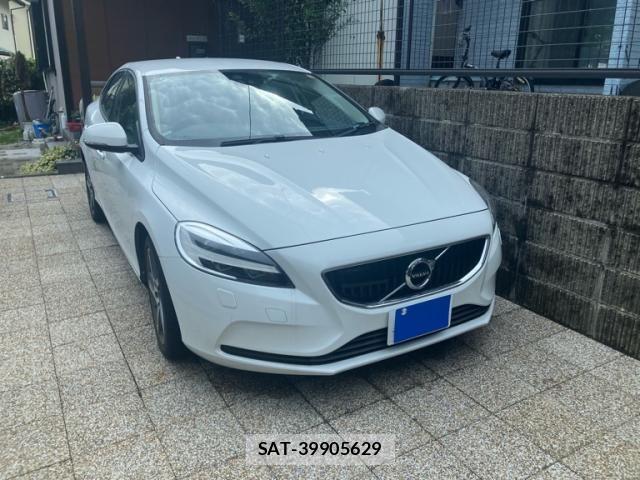 Volvo V40 2018-04 8882836-0