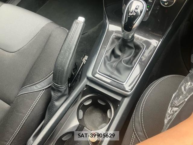 Volvo V40 2018-04 8882836-14
