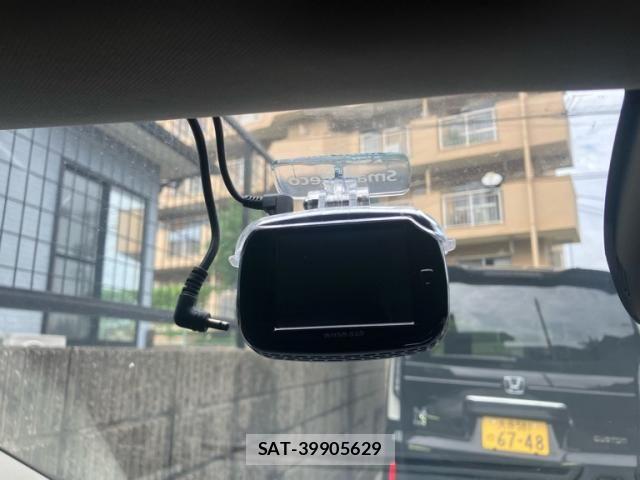 Volvo V40 2018-04 8882836-15
