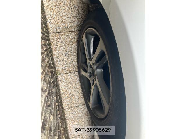 Volvo V40 2018-04 8882836-5