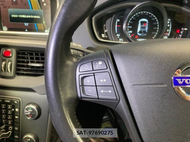 Volvo V40 2015-09 8884561-14