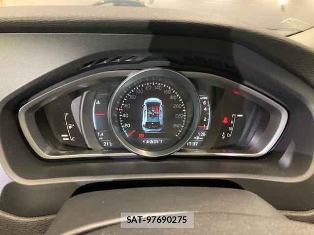 Volvo V40 2015-09 8884561-16