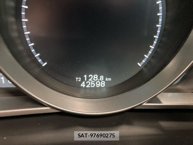 Volvo V40 2015-09 8884561-21