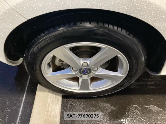 Volvo V40 2015-09 8884561-4