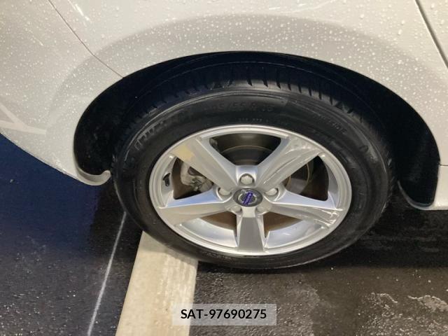 Volvo V40 2015-09 8884561-5