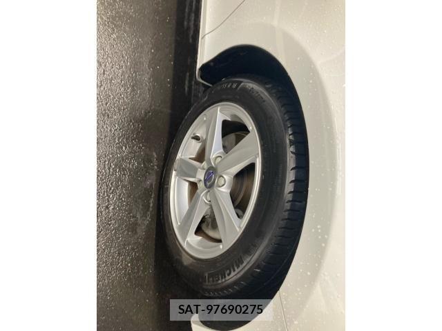 Volvo V40 2015-09 8884561-6