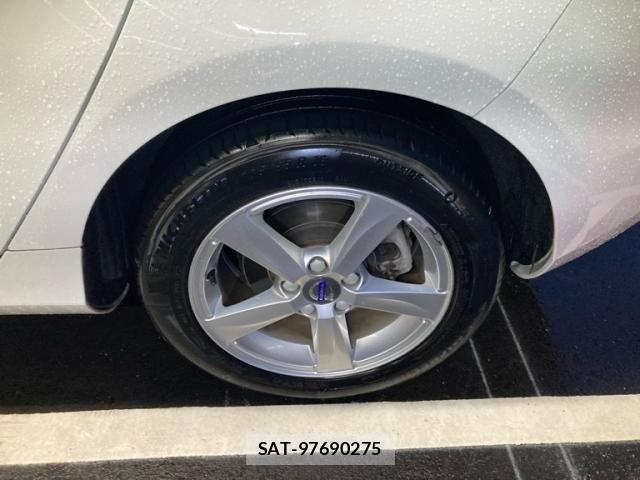 Volvo V40 2015-09 8884561-7