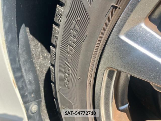 Volvo V40 2013-09 8884564-11