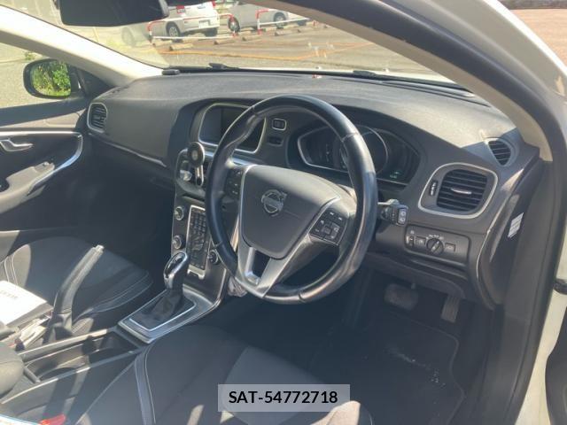 Volvo V40 2013-09 8884564-14