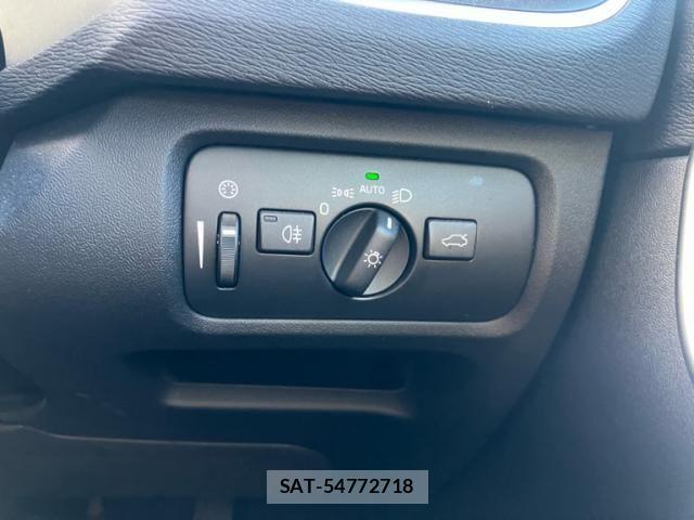 Volvo V40 2013-09 8884564-20