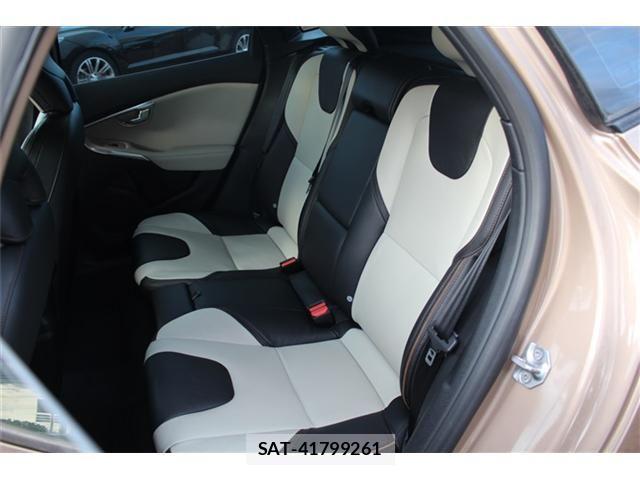 Volvo CROSS COUNTRY 2014-08 1848524-15