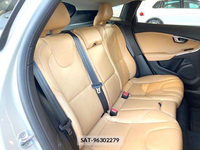 Volvo CROSS COUNTRY 2016-12 4051236-12