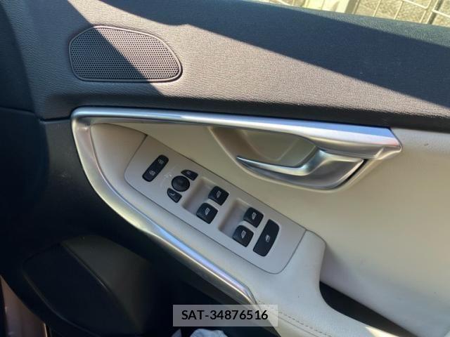 Volvo CROSS COUNTRY 2015-11 4604077-20