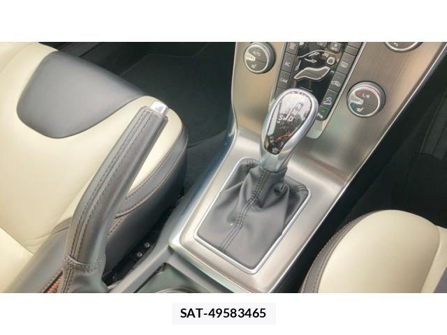 Volvo CROSS COUNTRY 2014-02 6220936-18
