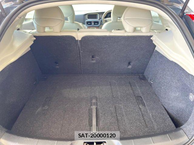 Volvo CROSS COUNTRY 2019-07 6504547-15