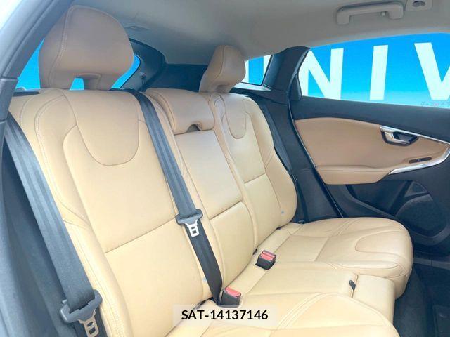 Volvo CROSS COUNTRY 2017-02 7273225-10