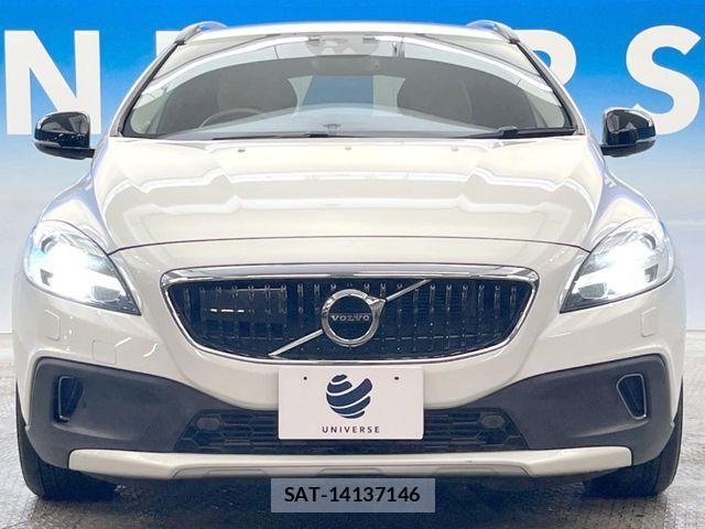 Volvo CROSS COUNTRY 2017-02 7273225-11